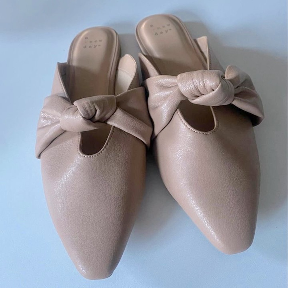 A New Day beige mule size 8.5